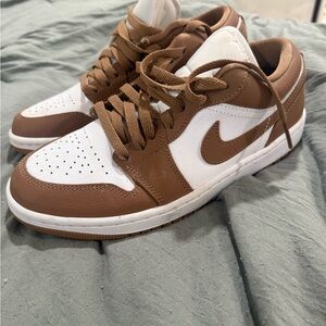 Nike Women's Sneakers Brown and White